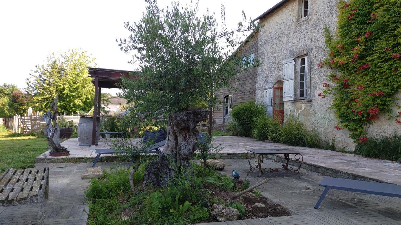 Le Manoir De Gatines Bed & Breakfast Tigné Exterior photo