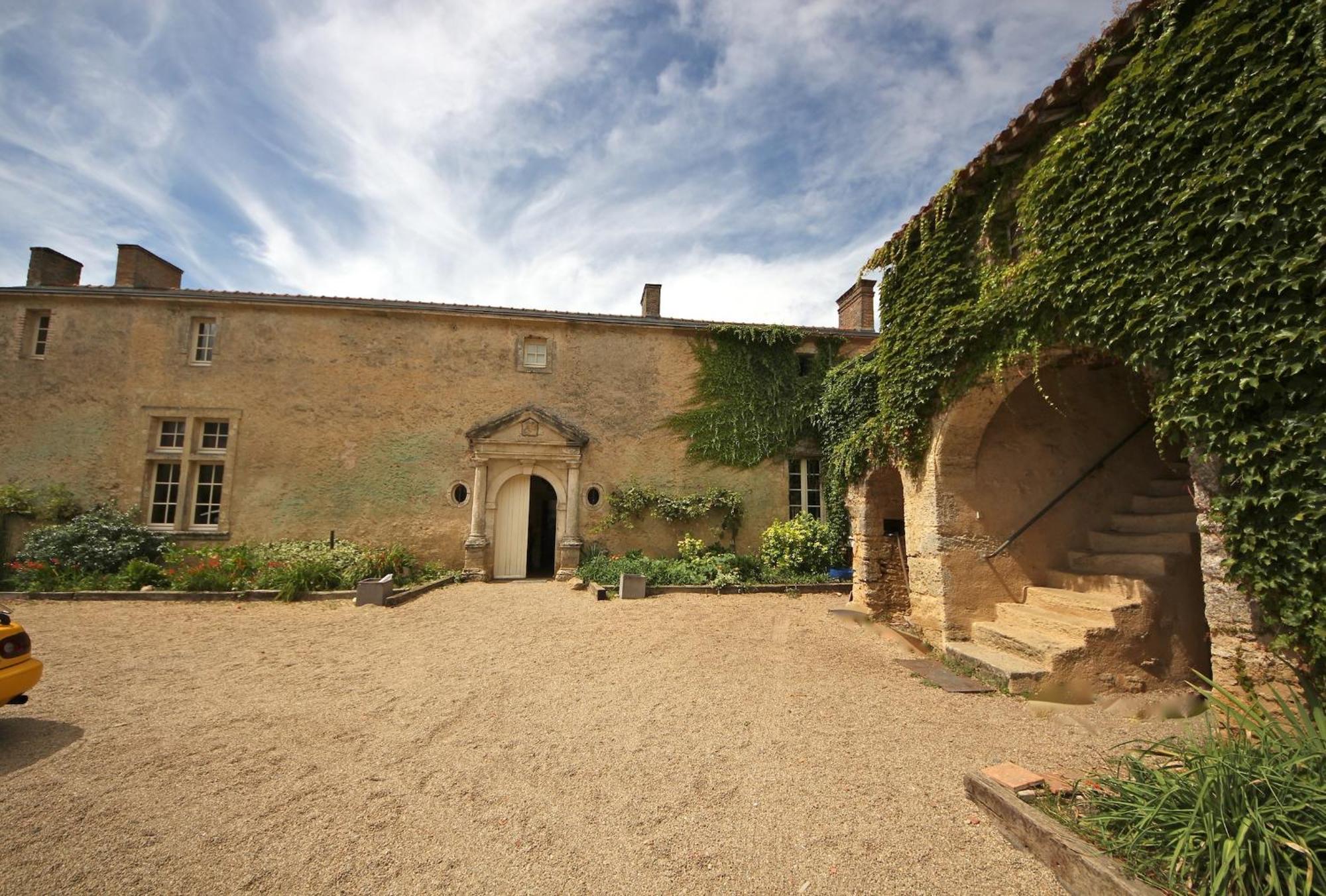 Le Manoir De Gatines Bed & Breakfast Tigné Exterior photo