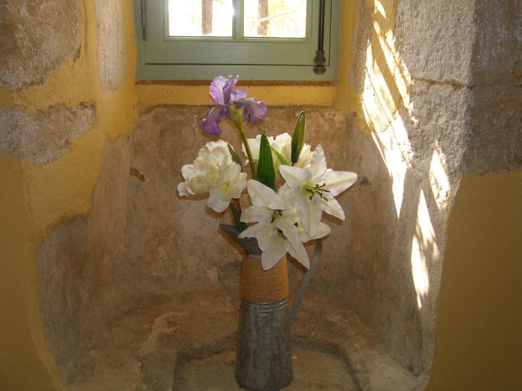 Le Manoir De Gatines Bed & Breakfast Tigné Room photo